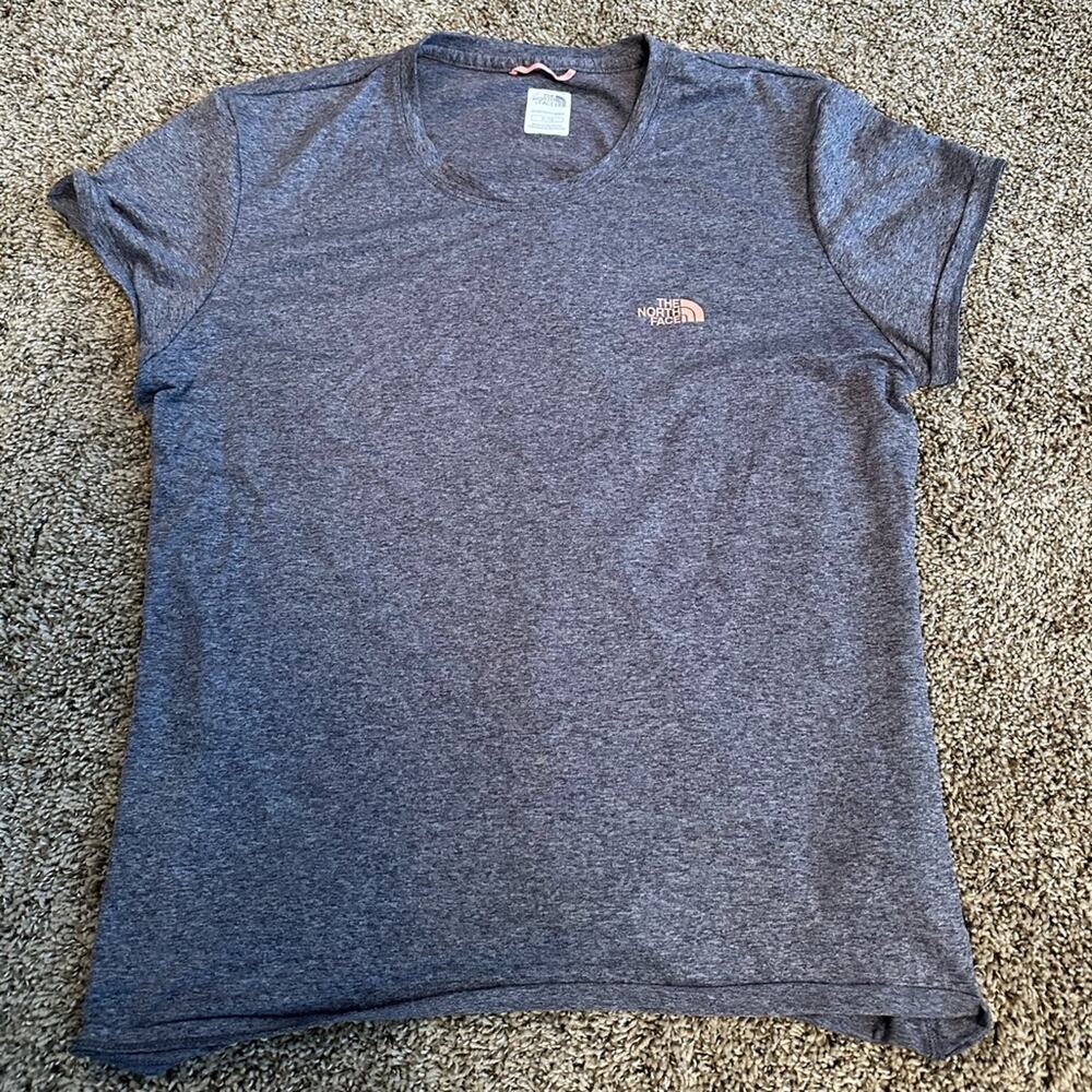 The Northface women’s XL grey workout Tshirt - Picture 4 of 8
